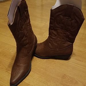 Ladies boots